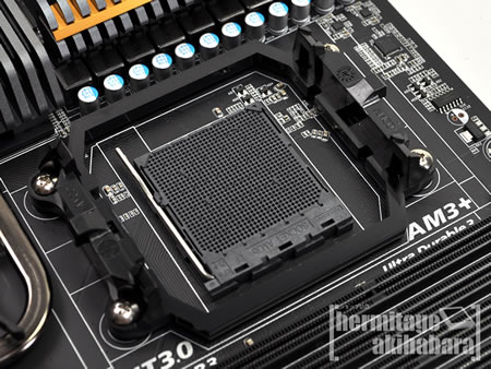 GA-990FXA-UD7