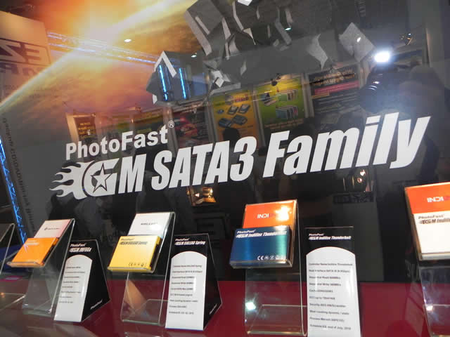 PhotoFast�u�[�X