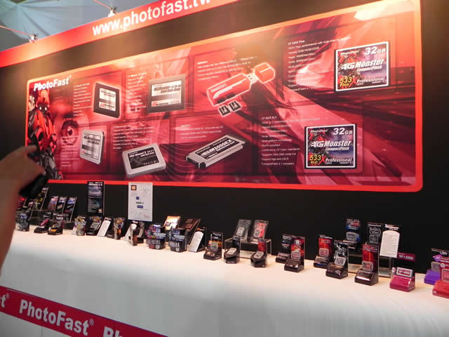PhotoFast�u�[�X