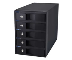 �����̃C���e���W�F���g�r��5Bay USB3.0 eSATA�R���{