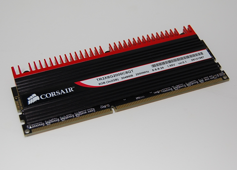 Corsair独自の冷却技術であるDHX（Dual-Path Heat Exchange）はモジュールの安定駆動に貢献している