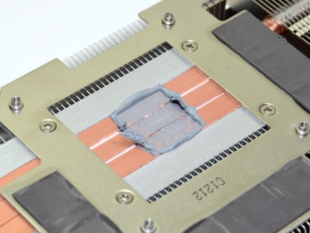 コア部分はヒートパイプダイレクトタッチ方式を採用し、熱源を素早くヒートシンクへ移動することができる