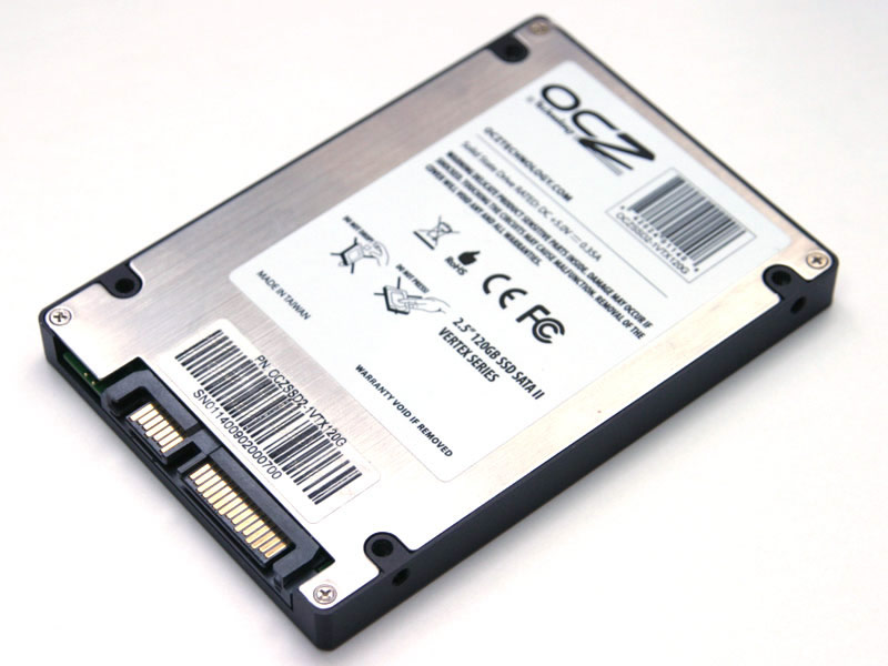 アルミ製ボディながらブラックでシックなOCZ Vertex