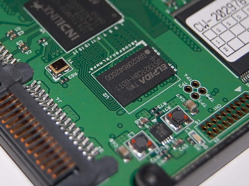 ELPIDA製のSDRAM 166MHz/64MBキャッシュメモリ