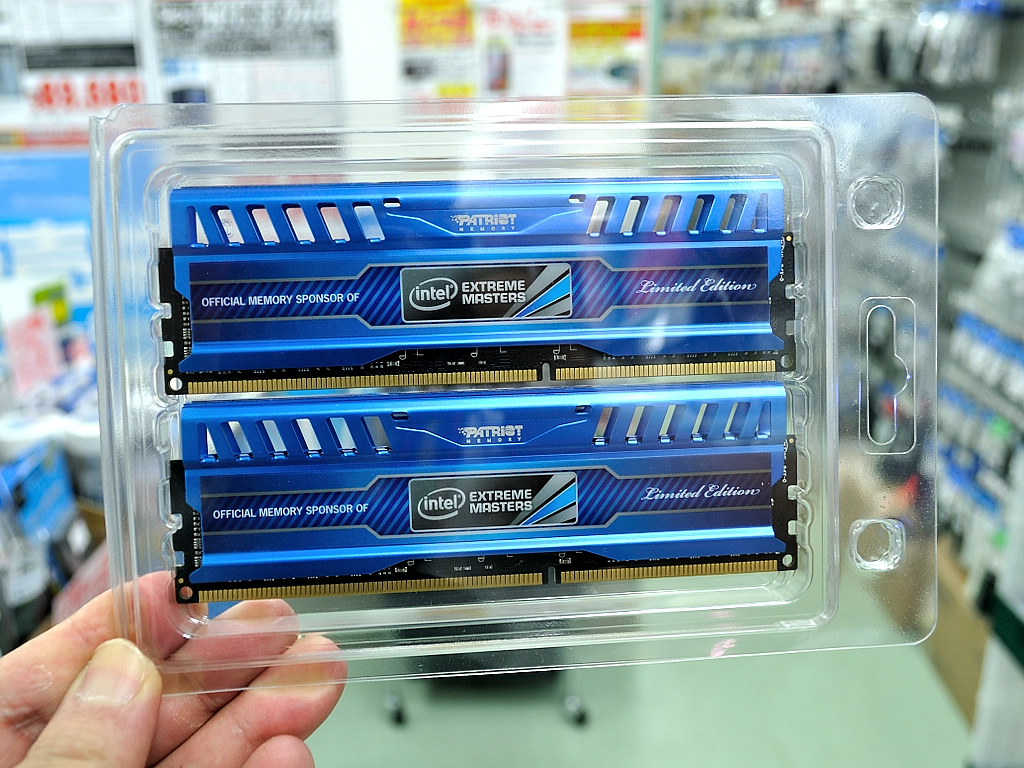 「Intel Z68/Z77 Express」に最適化された「Intel Extreme Masters Memory,Limited Edition」。PC3-12800 4GB×2枚組で実勢価格は5,500円前後