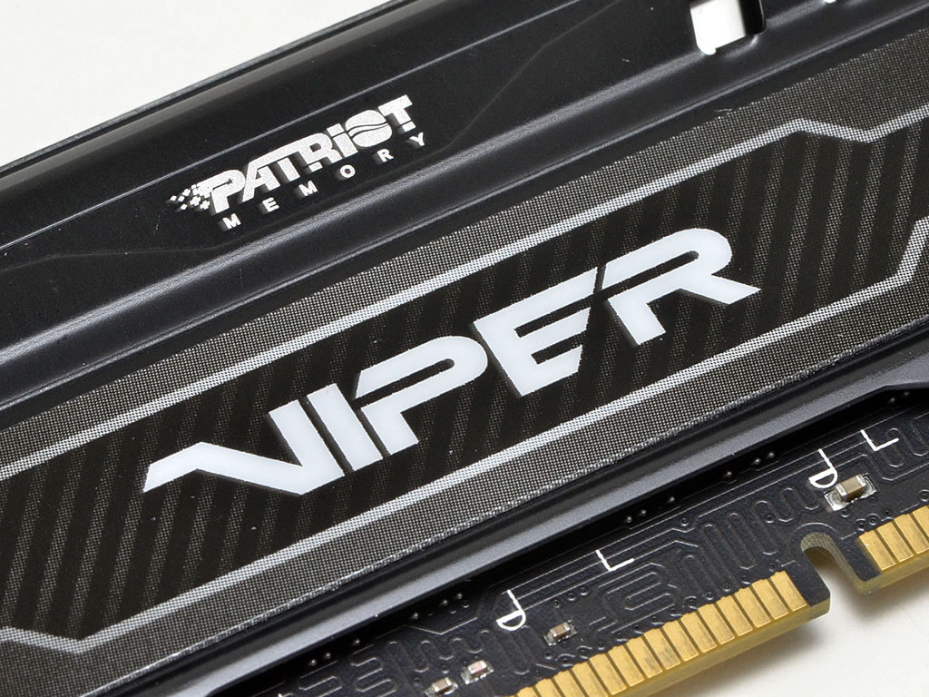 スプレッダー中央には毒蛇の意味になる「VIPER」のロゴが入っている。Diamond社のグラフィックスカードを思い出す人は自作通だ