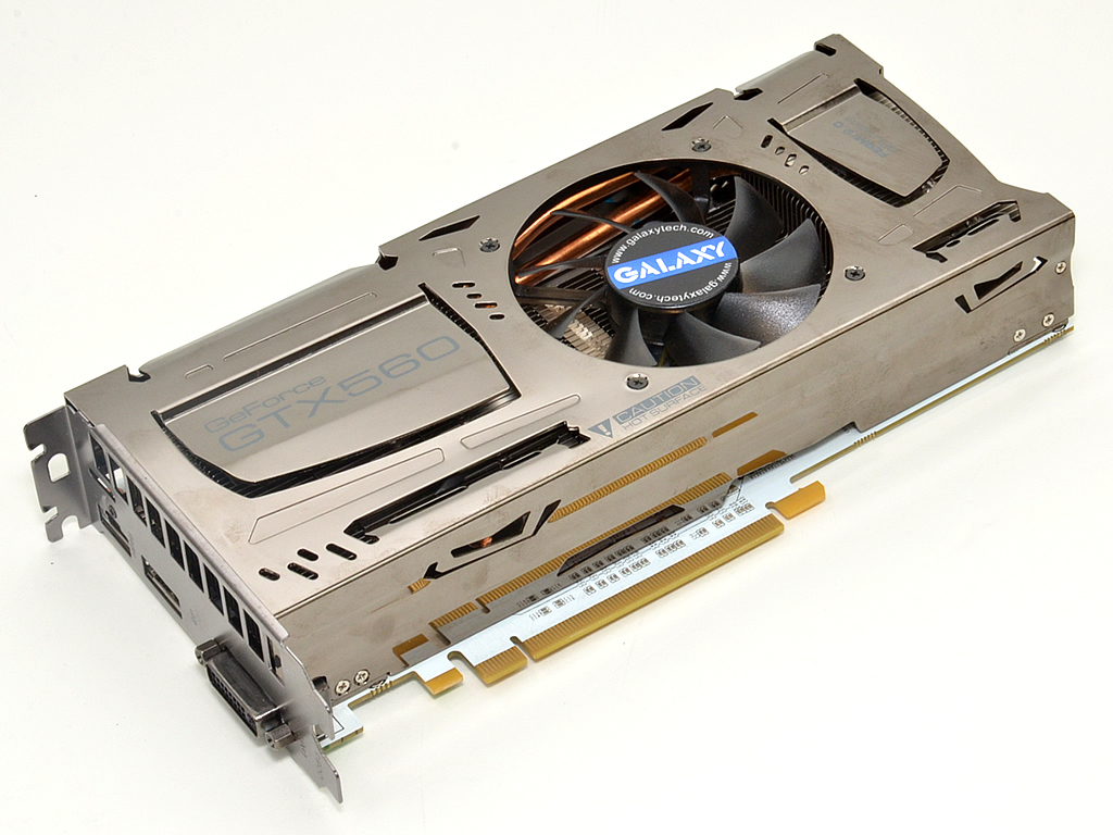 放熱性能とデザイン性を両立させた、ユニークなクーラーを搭載する「GTX560TI WHITE3」