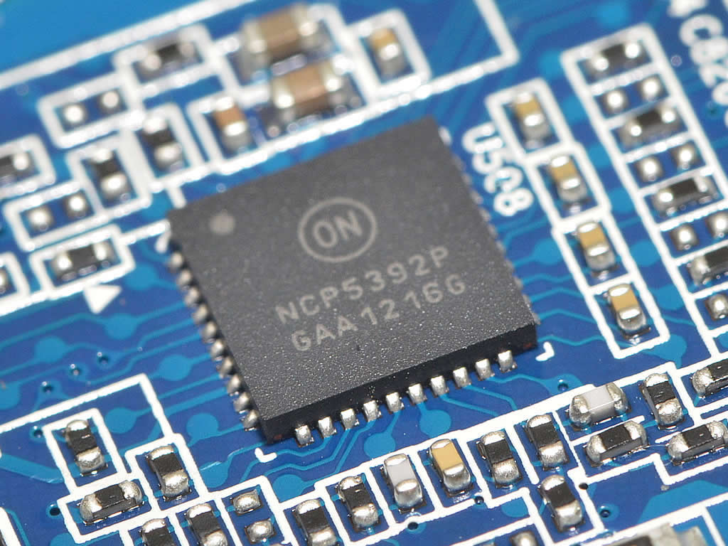 最大4フェーズまで対応する電源コントローラON Semiconductor「NCP5392P 」