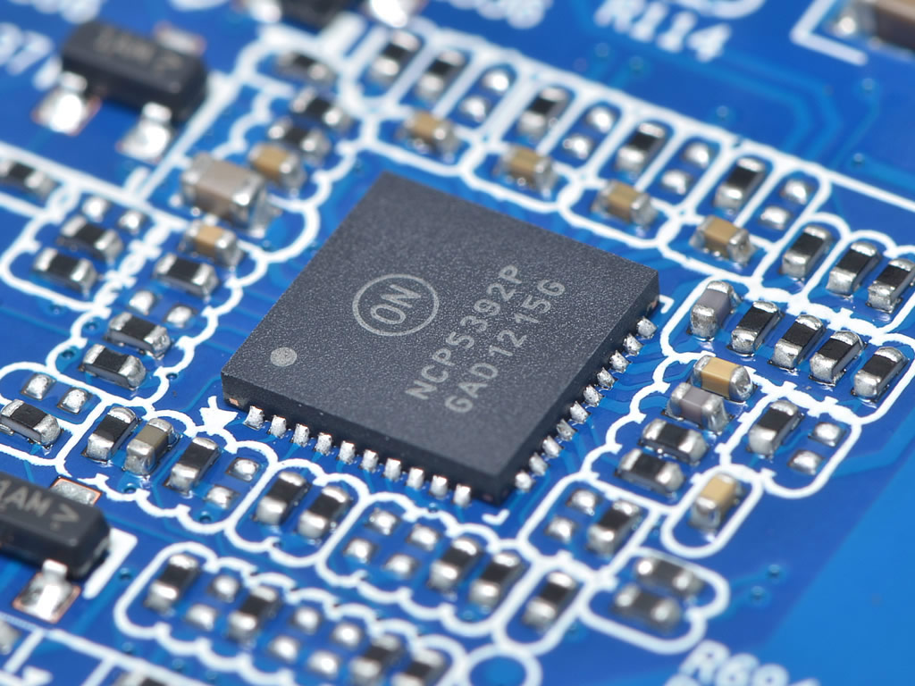 最大4フェーズに対応するON Semiconductor製電源コントローラの「NCP5392P」