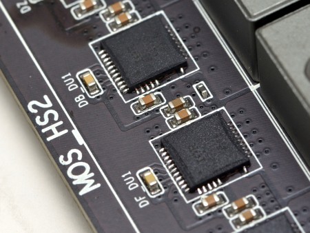 こちらがIR製「IR3550 PowIRstage」。1フェーズあたり60A、8フェーズ合計で480Aの高出力を実現する