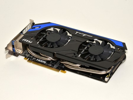 02-2_1024x768 オリジナルクーラー「Twin Frozr IV」を搭載する「N660GTX-Ti Twin Frozr IV PE OC」。基板もそれなりに大型のものを採用するため、クーラー先端とカード終端はほぼ重なっている