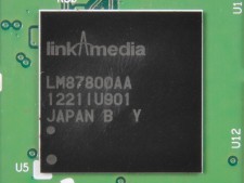 LAMD製SATA3.0（6Gbps）コントローラ「LM87800」。なお基板のシルク印刷は「LM87800AA」