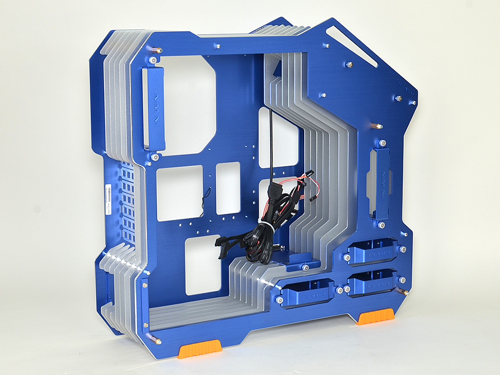 外観もさることながら、内部も手抜かり無くデザインされた「H-Frame」
