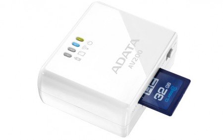ADATA、SDカード/USBメモリリーダー内蔵無線アクセスポイント「DashDrive Air AV200」