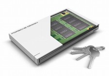 ポルシェデザインの美しいポータブルSSD、LaCie「P'9223」デビュー
