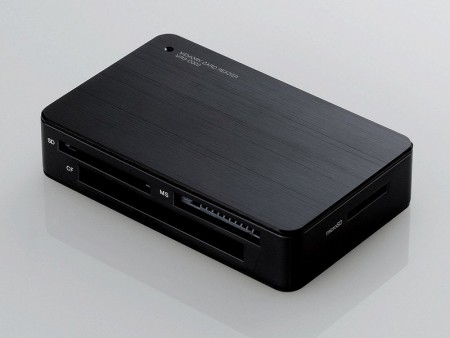 対応メディアは最大54種。カメラユーザーに最適なUSB3.0対応高速メモリカードリーダがエレコムから