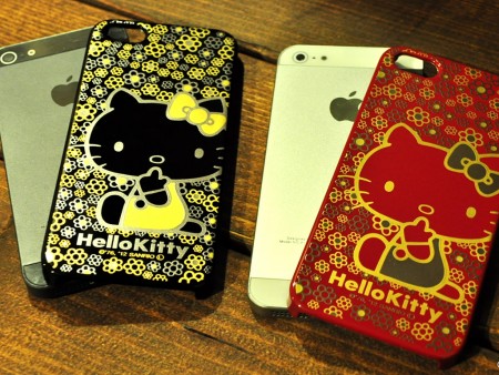 宮内庁御用達“本漆塗り”のキャラクターiPhone 5カバー