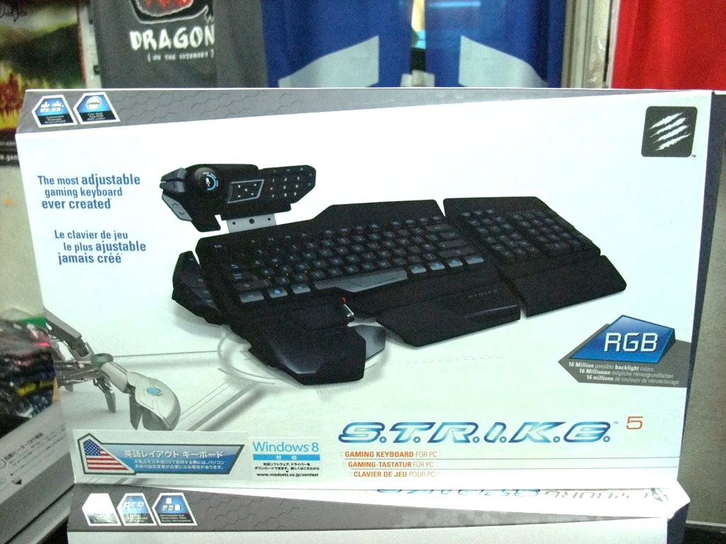一部機能を簡素化した下位モデル「Mad Catz S.T.R.I.K.E. 5 Gaming Keyboard for PC」。販売価格は19,800円を予定している