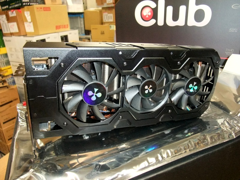 Radeon HD 7990 Dual GPU（型番：CGAX-7999）