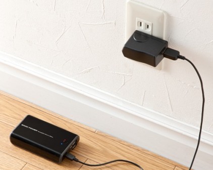 急なバッテリー切れでも安心。6,000mAh大容量モバイルバッテリー、サンワダイレクトから