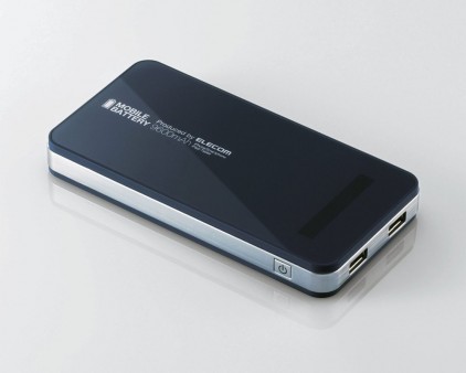 スマートフォンやタブレットが同時充電できるモバイルバッテリー、エレコム「DE-M01L-3530BK」