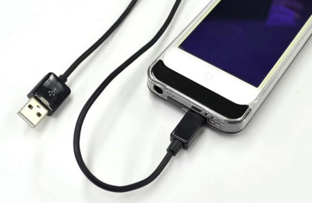 2,000mAhバッテリ内蔵、ラナ「iPhone5専用バッテリー内蔵カスタムカバー」3色受注開始