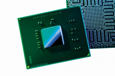 インテル、TDP6W台のサーバー向け超低消費電力プロセッサ「Atom S1200」シリーズ発表