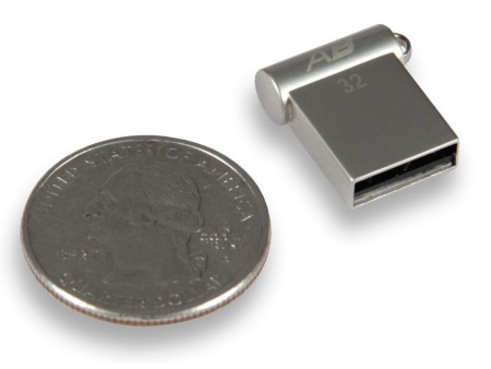 Patriot、重さわずか1.5gの超小型USB2.0対応フラッシュメモリ「Autobarn」シリーズ