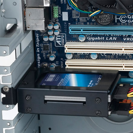 拡張スロット利用で2.5インチSSD×2台増設可能なマウンタがアイネックスから