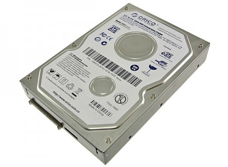 2.5インチSATA HDD/SSDを3.5インチ化できる変換ケース、上海問屋より発売