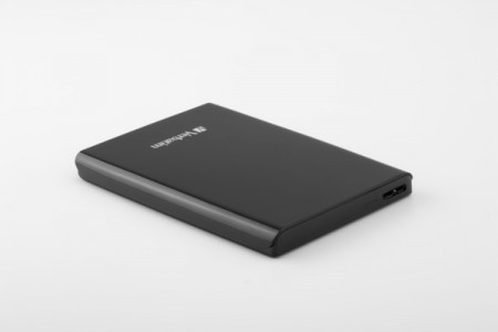 薄さわずか10.5mm。MacBook AirにもマッチするスーパースリムHDD「Verbatim Store ‘n’ Go Slim」がフリーコムから