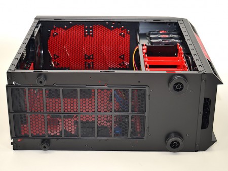 ゲーマー向けフルタワーPCケースの実力者 AeroCool「Xpredator X3