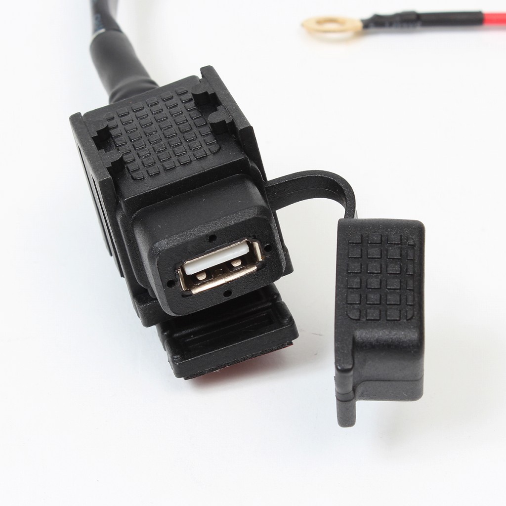 バイクのバッテリーでスマホを充電。バイク用のお手軽USB増設キットがサンコーから