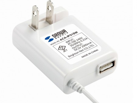 サンワサプライ、巻き取りケーブル付属のスマートフォン向けコンパクト充電器2シリーズ発売