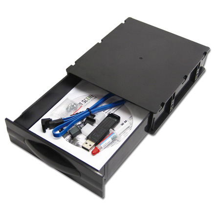 取っ手付きで使いやすい5.25インチベイタイプの小物入れ、アイネックス「BB-03」