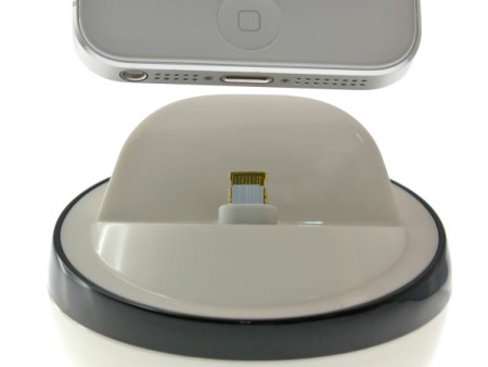 エバーグリーン、USBで充電/同期ができるLightningケーブル内蔵iPhone 5用ドック「DNSB-29668」