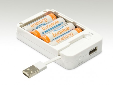ニッケル電池の充電も可能な単三電池対応モバイルバッテリー「MyCharger USB Pro」