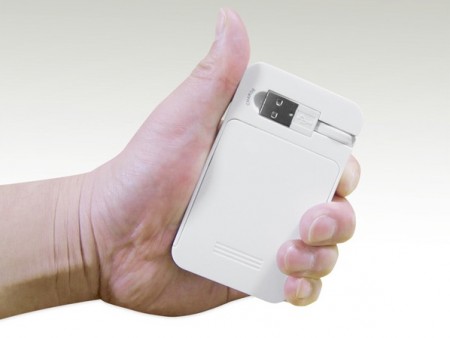 ニッケル電池の充電も可能な単三電池対応モバイルバッテリー「MyCharger USB Pro」