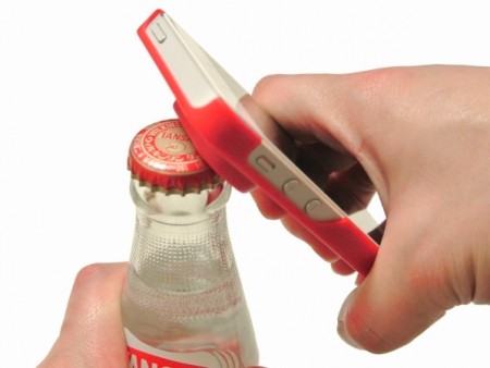 旨いビールがどこでも飲める。栓抜き一体型iPhone 5ケース、上海問屋より発売開始