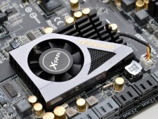 豪華装備のフラグシップマザーボードASRock「Z77 Extreme11」で