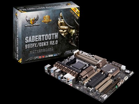 ASUSTeK、世界初PCIe3.0対応Socket AM3+マザーボード「SABERTOOTH 990FX/GEN3 R2.0」