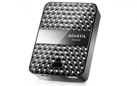 5,000mAhの大容量バッテリー搭載Wi-Fi接続メモリリーダー、ADATA「DashDrive Air AE400」