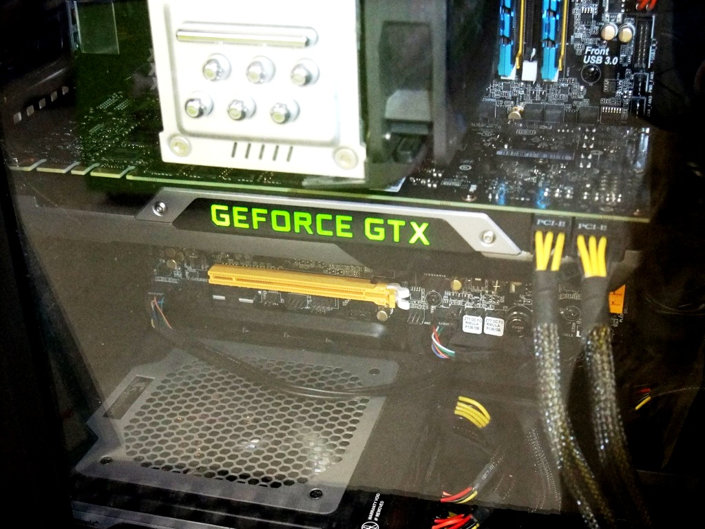 店頭では3DMarkによるデモ機も用意。GTX TITANのパフォーマンスを体感できる