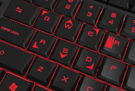 Ozone、新型ゲーミングキーボード「Blade」発売。オンボードメモリ搭載＆最大50マクロ対応モデル