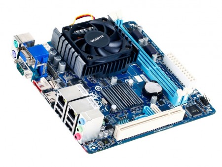 GIGABYTE、Ivy Bridge版Celeronを搭載したMini-ITXマザーボード「GA-C1007UN-D」