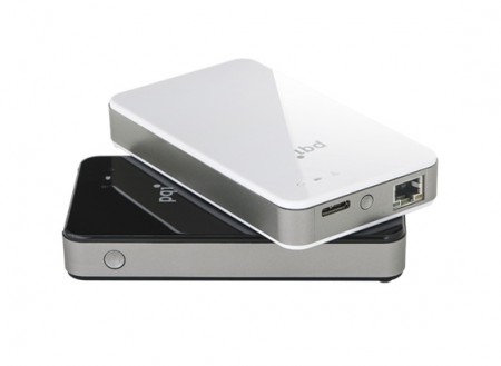 LANポート搭載で、アクセスポイントにもなるポータブルワイヤレスHDD、PQI「Air Bank」
