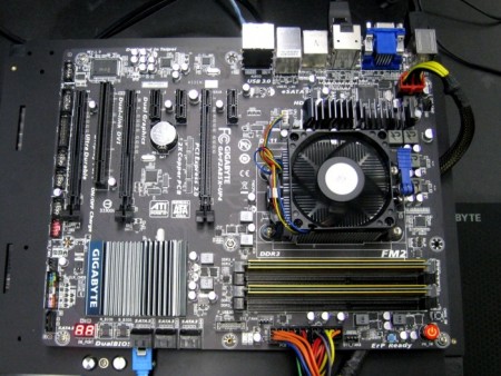 日本ギガバイト、Socket FM2マザーボード単体で4K2K解像度の出力に成功