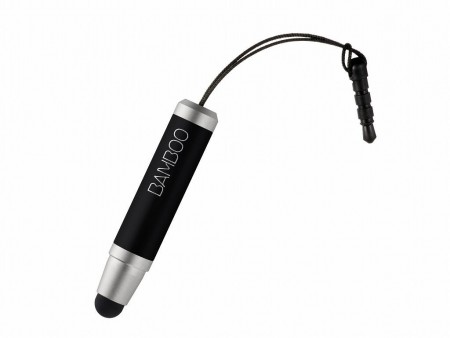 ストラップのように持ち歩く「Bamboo」。ワコム、携帯用小型スタイラス「Bamboo Stylus mini」