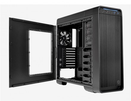 モダンデザイン採用の静音フルタワーケース、Thermaltake「Urban S71」シリーズ