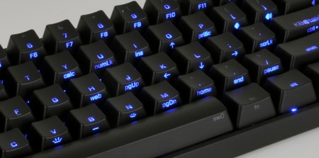 Cherry軸採用の62キー超コンパクトメカニカルキーボード、センチュリー「PURE」シリーズ